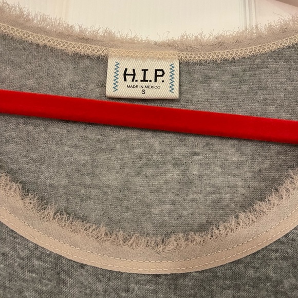 Cute top - Picture 2 of 2